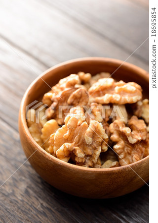 Walnut Walnut 18695854