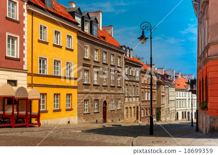 Empty paved street in the Old Town, Warsaw, Poland Empty paved street in the Old Town, Warsaw, Poland 18699359