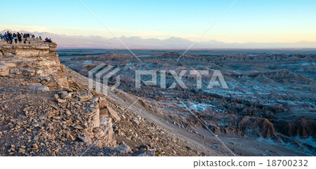 Tourists make pictures in the Atacama desert,Chile Tourists make pictures in the Atacama desert,Chile 18700232