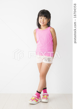 Portrait Elementary school girl Portrait Elementary school girl 18704358