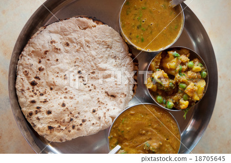 Indian food chapatti roti 18705645