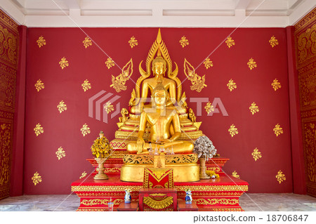 Statue of Buddha in Chiang Mai, Thailand 18706847
