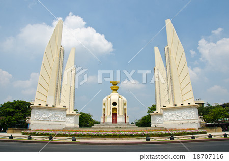 The Democracy Monument The Democracy Monument 18707116
