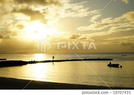 黃昏的帕勞海 18707435
