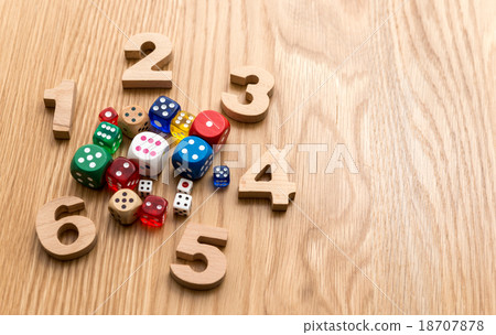 Dice Dice 18707878