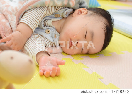 嬰兒 18710290