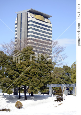 Winter park and skyscraper 18710783