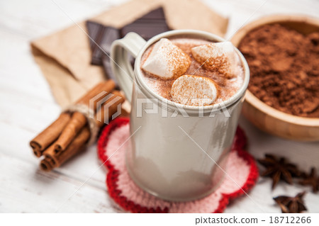 Cocoa drink with marshmallows Cocoa drink with marshmallows 18712266