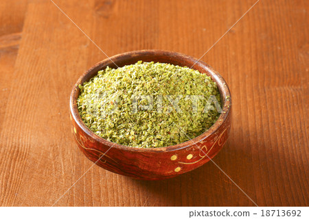 Dried Marjoram leaves 18713692