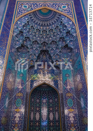Mihrab at Sultan Qaboos Grand Mosque in Muscat, Oman 18713714