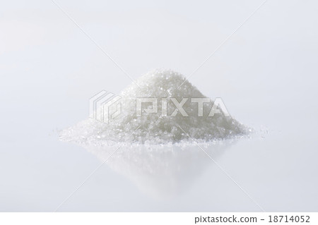 White granulated sugar 18714052