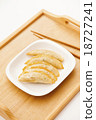 Pan-fried gyoza 18727241