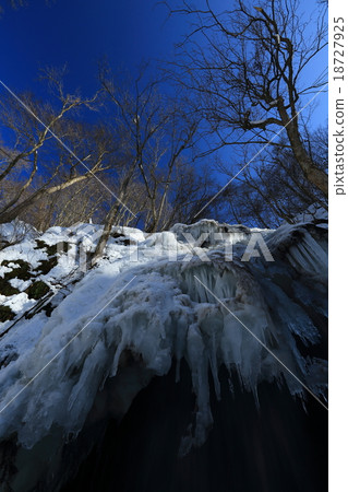 Winter in Oirase Stream Falls in Yunii Winter in Oirase Stream Falls in Yunii 18727925