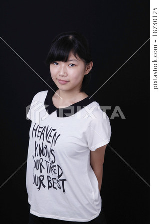 young woman young woman 18730125