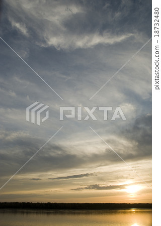dark blue sky 18732480