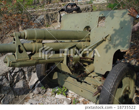 柬埔寨內戰的傷痕〜高射手槍（馬德望/柬埔寨） 18735522