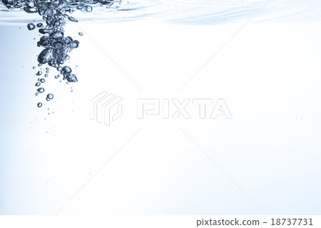 Bubbles in fresh water 18737731