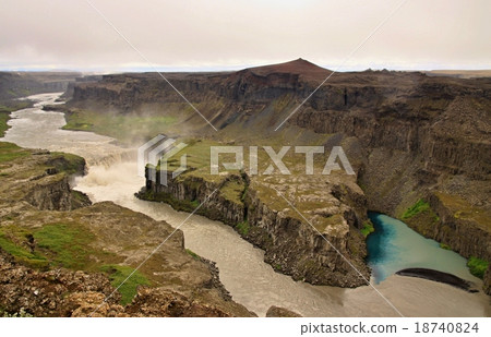 Canyon and waterfall in Iceland 18740824