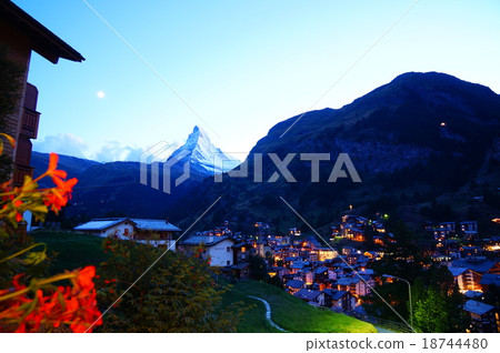 Zermatt Zermatt 18744480