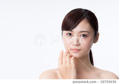 Beauty image 18745630