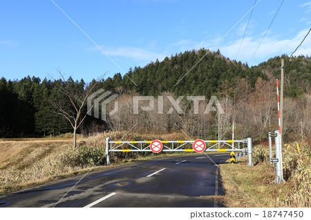 道路封閉圖像(道路356號百度煤炭鐵路處置停止線 道路封閉圖像(道路356號百度煤炭鐵路處置停止線 18747450