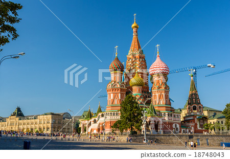 Saint Basil's Cathedral in Red Square - Moscow Saint Basil's Cathedral in Red Square - Moscow 18748043