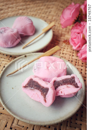 Mochi japanese dessert Mochi japanese dessert 18749767