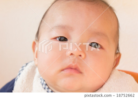person, baby, infant 18752662