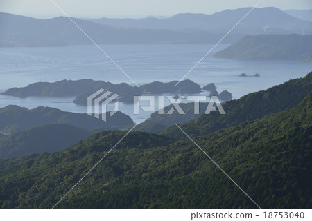 Kujuku-jima from Chishi-dake / Sasebo, Nagasaki prefecture 18753040