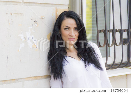 Caucasian brunette 18754004