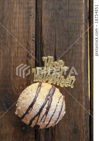 Donut with Halloween pick 18754851
