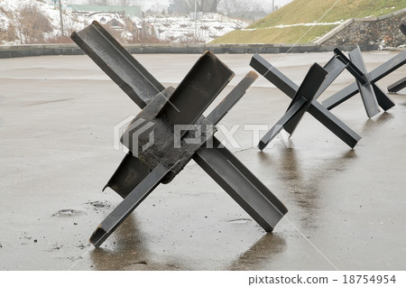 Antitank defense. 18754954