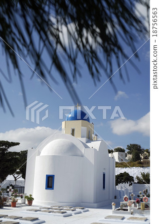 greece windmill in perissa on santorini island 18756563