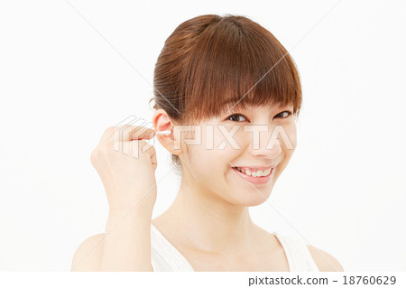 A woman who snakes out 18760629