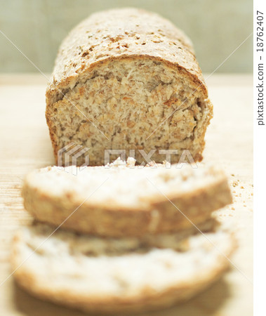 Whole grain bread Whole grain bread 18762407