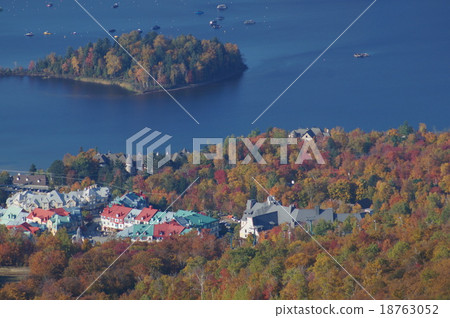 Tremblant lake seen from Mount Tremblant Tremblant lake seen from Mount Tremblant 18763052
