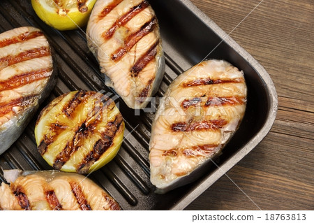 Grilled Salmon Slice On The Cast Iron Pan Grilled Salmon Slice On The Cast Iron Pan 18763813
