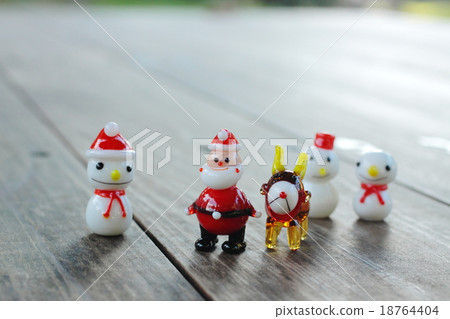 Santa Claus and reindeer Santa Claus and reindeer 18764404
