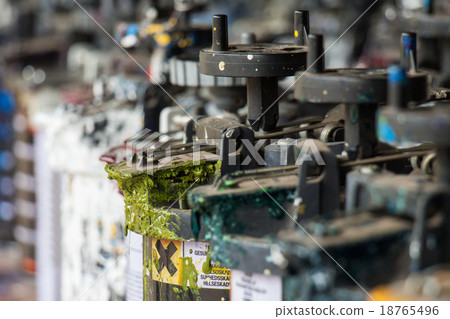 Mix paint preparation of paint for car painting 18765496