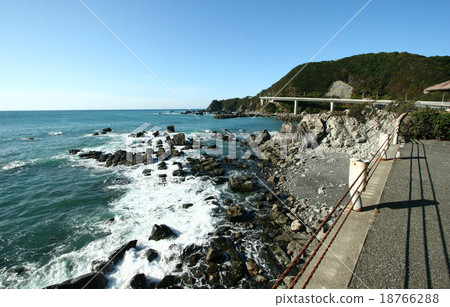 Sukumo高速公路的海岸線 Sukumo高速公路的海岸線 18766288