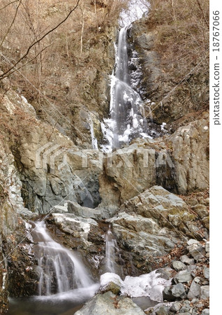 Tanzawa冰冷的Mizuhi Otaki Tanzawa冰冷的Mizuhi Otaki 18767066