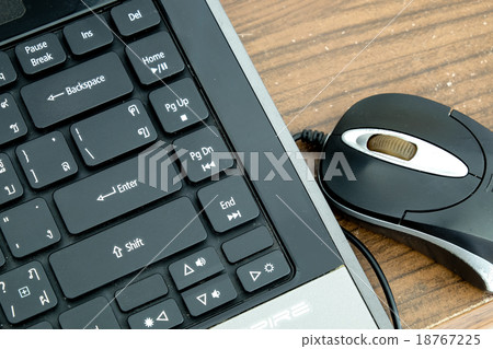 laptop and mouse laptop and mouse 18767225