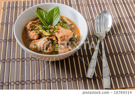 Spicy and Sour pork spare rib soup 18769314