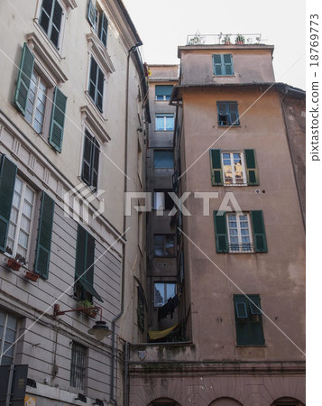 Genoa old town 18769773