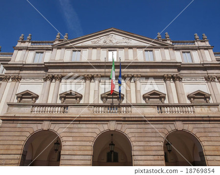Teatro alla Scala Milan 18769854