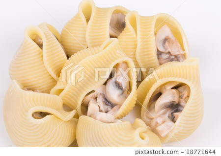 Pasta shells stuffed with vegetables 18771644