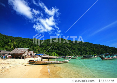 Islander's Morgan Sea Gypsy Hut 18772276