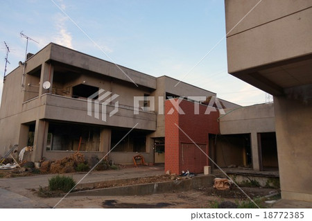 Elementary school demolition site 18772385