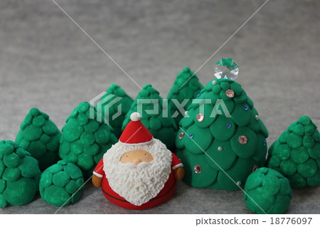 Santa Claus	 18776097