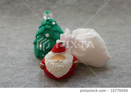 Santa Claus	 18776098